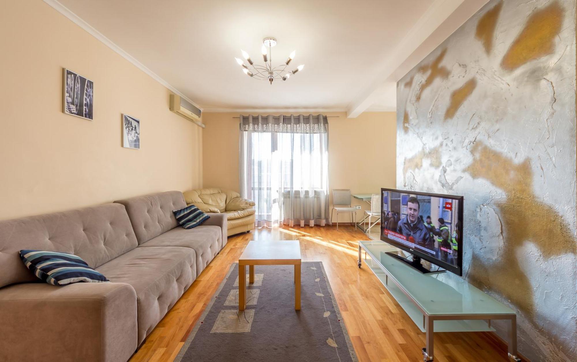Central Apartments Kiev Esterno foto