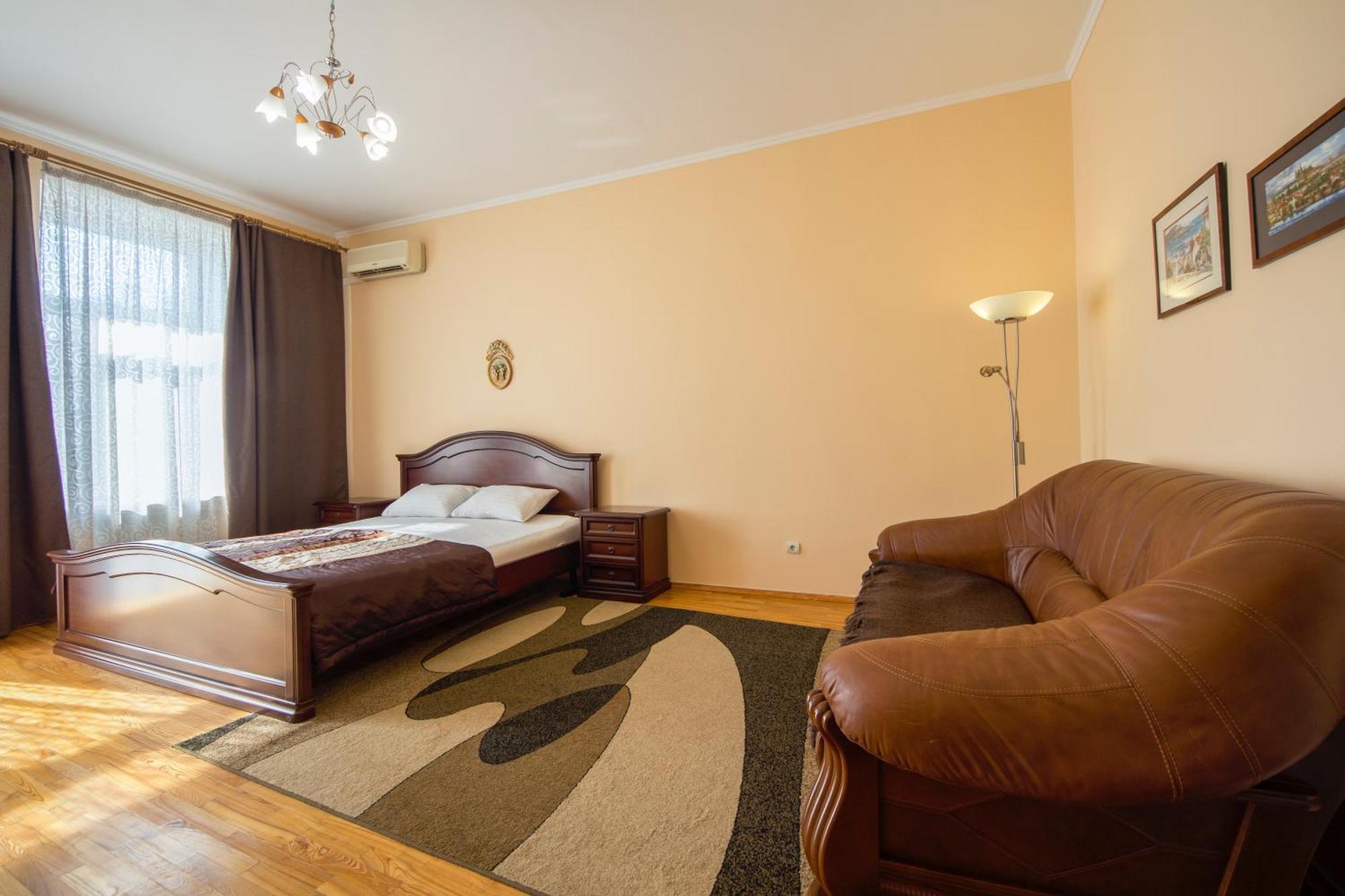 Central Apartments Kiev Esterno foto