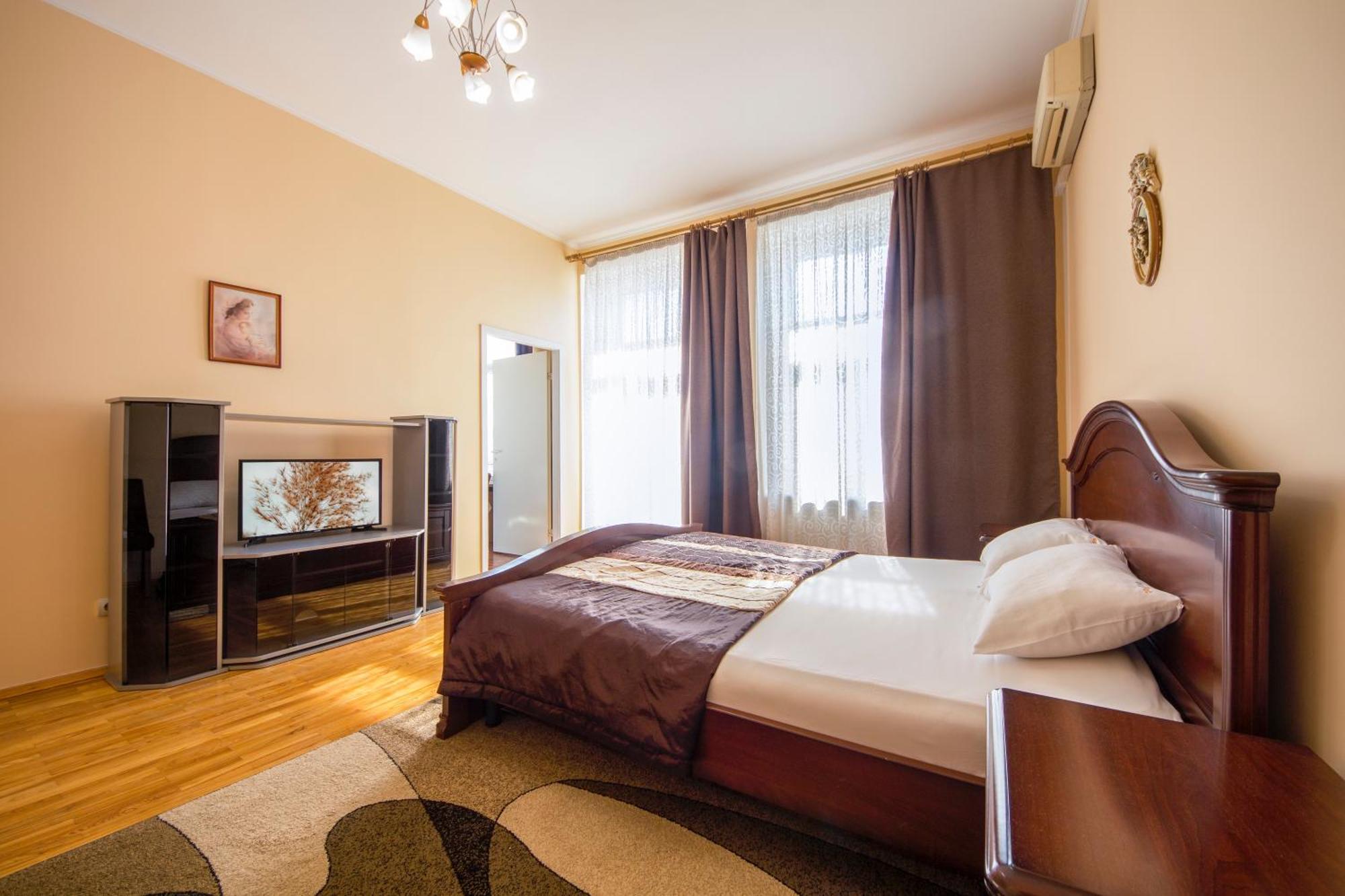 Central Apartments Kiev Esterno foto