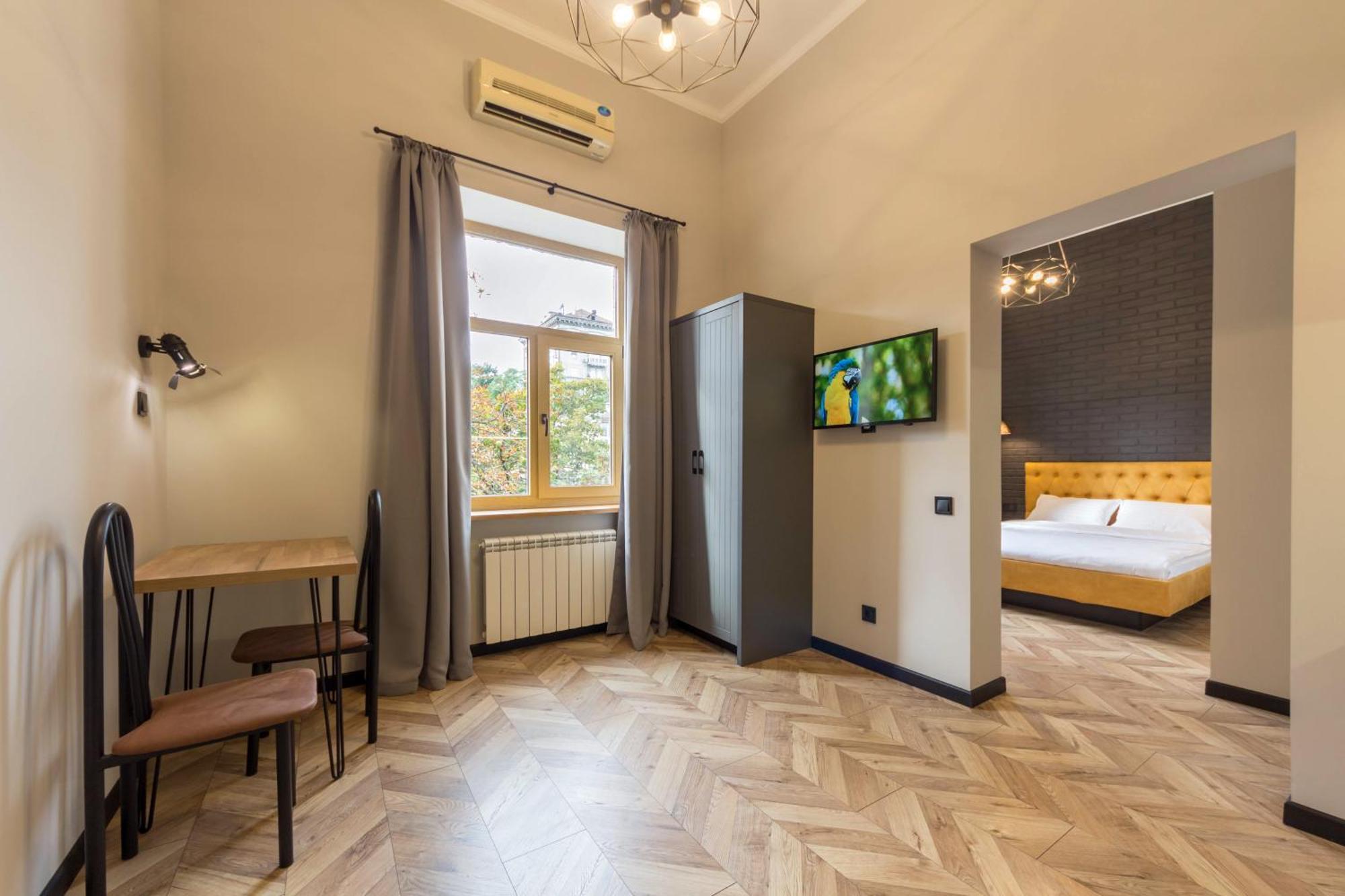 Central Apartments Kiev Esterno foto